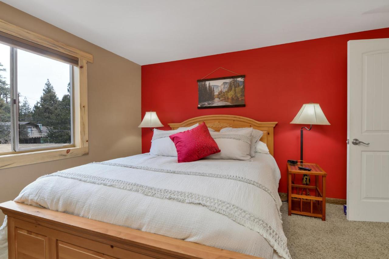 Emma'S Cottage- Adorable Central Cozy Modern Chalet Home- Minutes To Activities Big Bear City Exterior photo
