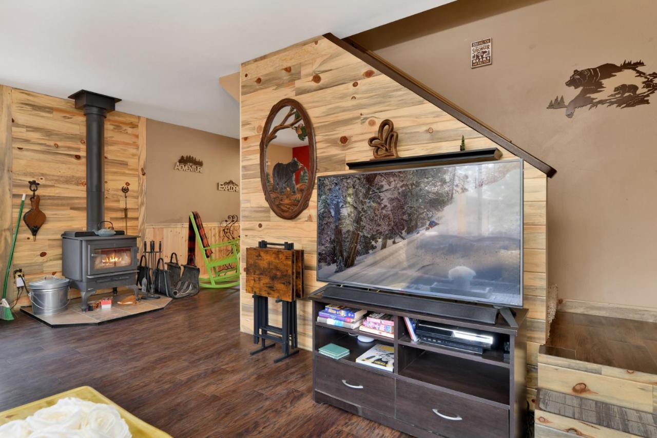 Emma'S Cottage- Adorable Central Cozy Modern Chalet Home- Minutes To Activities Big Bear City Exterior photo