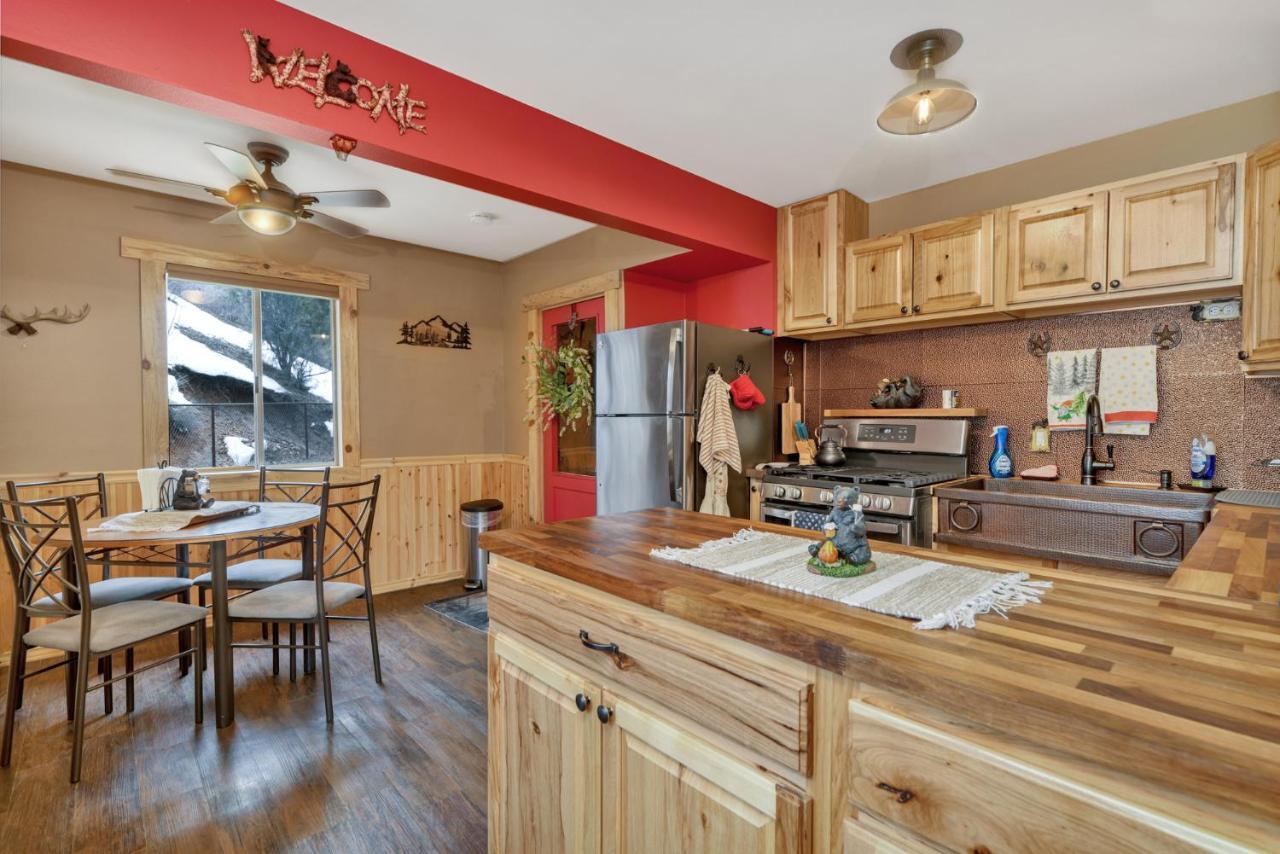 Emma'S Cottage- Adorable Central Cozy Modern Chalet Home- Minutes To Activities Big Bear City Exterior photo